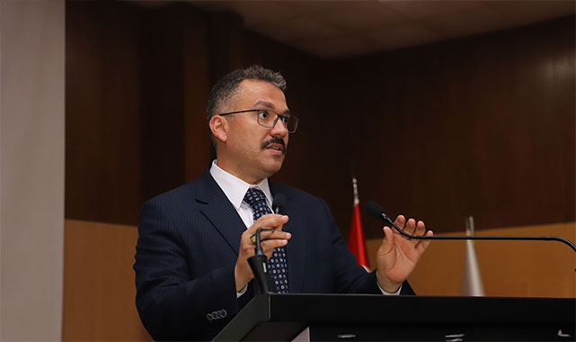 Iğdır'da sağlıkçılar beyaz önlük giydi: ''İnsan onuruna yakışır şekilde görev yapacağınıza inancımız tam'';
