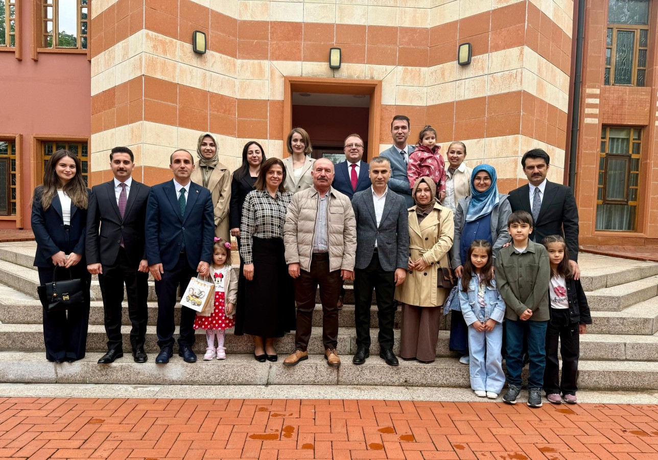 Vali Çalgan, mülki idare amirleri aileleriyle bayramlaştı