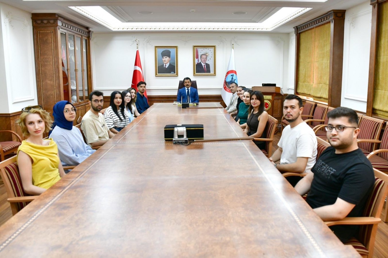 "Edindiğiniz tecrübeler, hizmet yolculuğunda sizlere ışık tutacak";