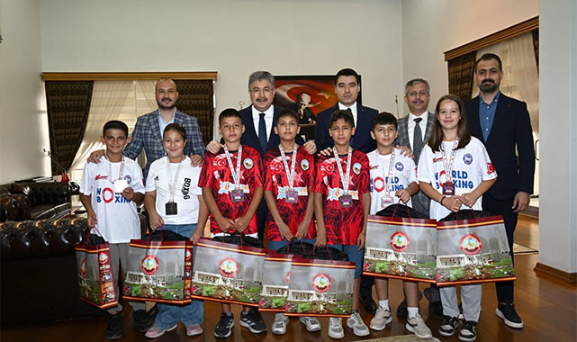 Vali Yılmaz, Tokat'tan dereceyle dönen sporcuları ağırladı: ''Sevgili çocuklarımızın başarılarıyla hep gururlanıyoruz'';