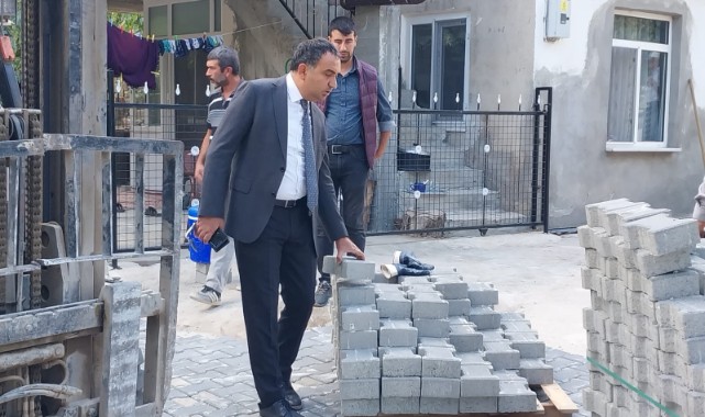 Eğirdir’de köy içi yollar parke taşıyla döşeniyor