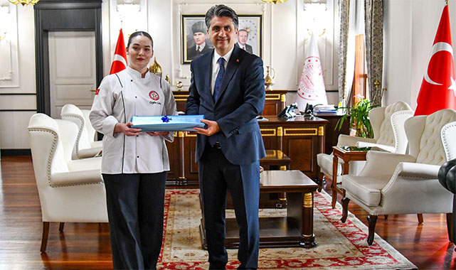 Türkiye birincisi genç aşçıdan Vali Aydın'a ziyaret;