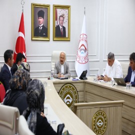 Vali Varol, iş arayan vatandaşlara kulak verdi