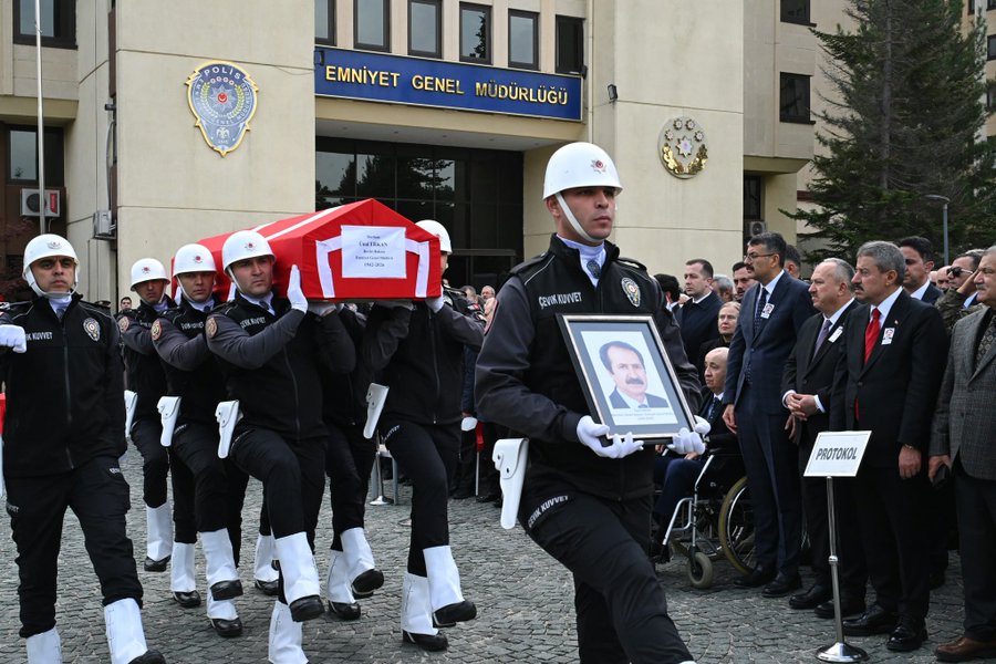 Eski Devlet Bakanı Ünal Erkan son yolculuğuna uğurlandı