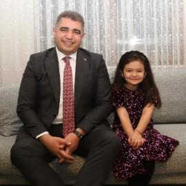 Minik Asya’nın isteğini kırmadı