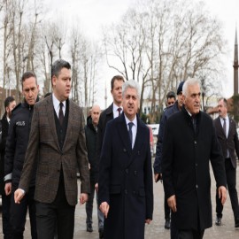 Vali Doğan Hendek’te proje ve asayiş çalışmalarını inceledi