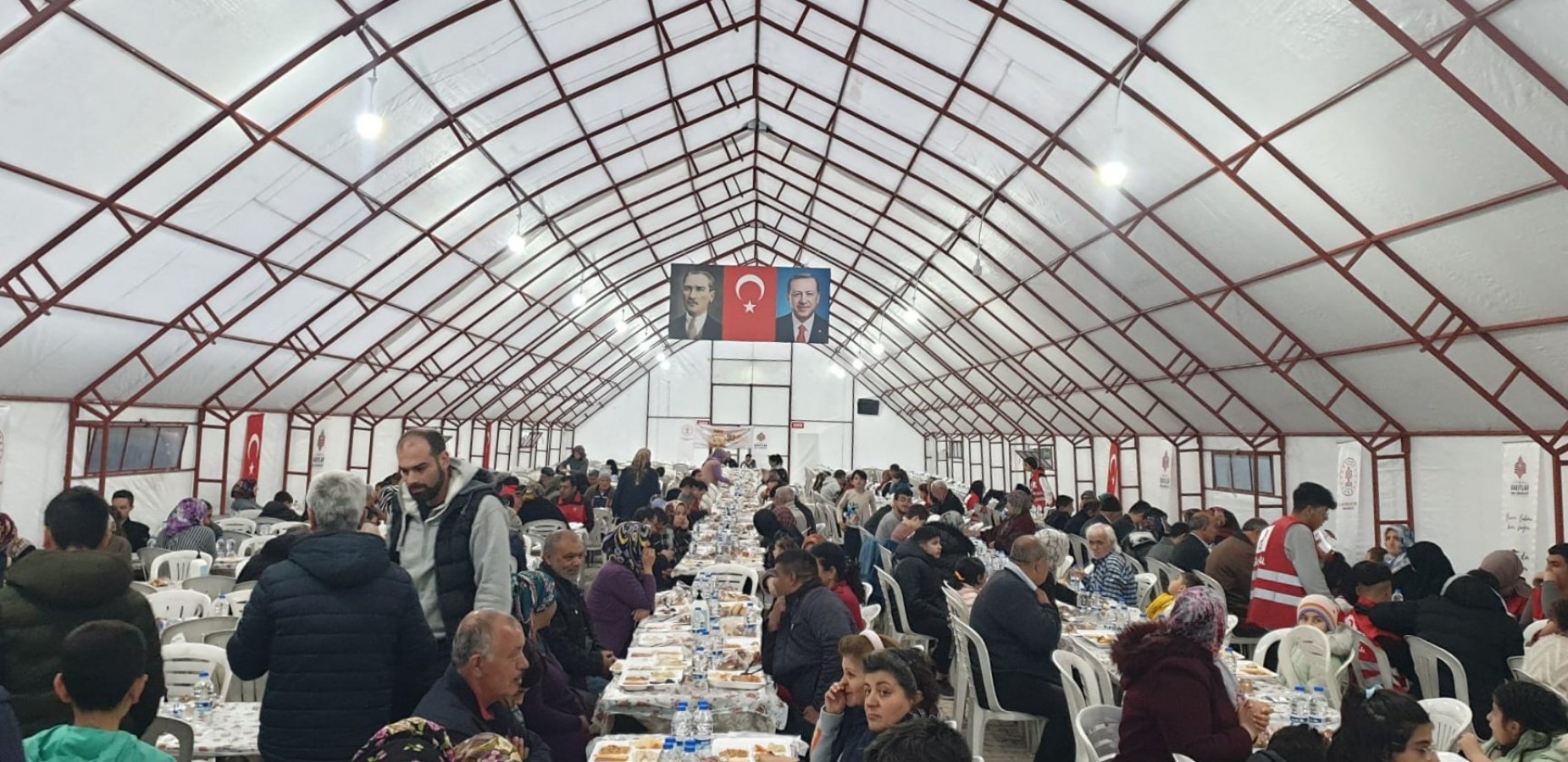 14 milyon depremzedeye iftar