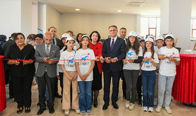 Van’da çocukların kadrajından şehitlere vefa: ''Onlara çok şey borçluyuz''