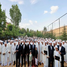 “Kur’an’ın ahlakı ve merhametiyle çevrenize ışık saçın”