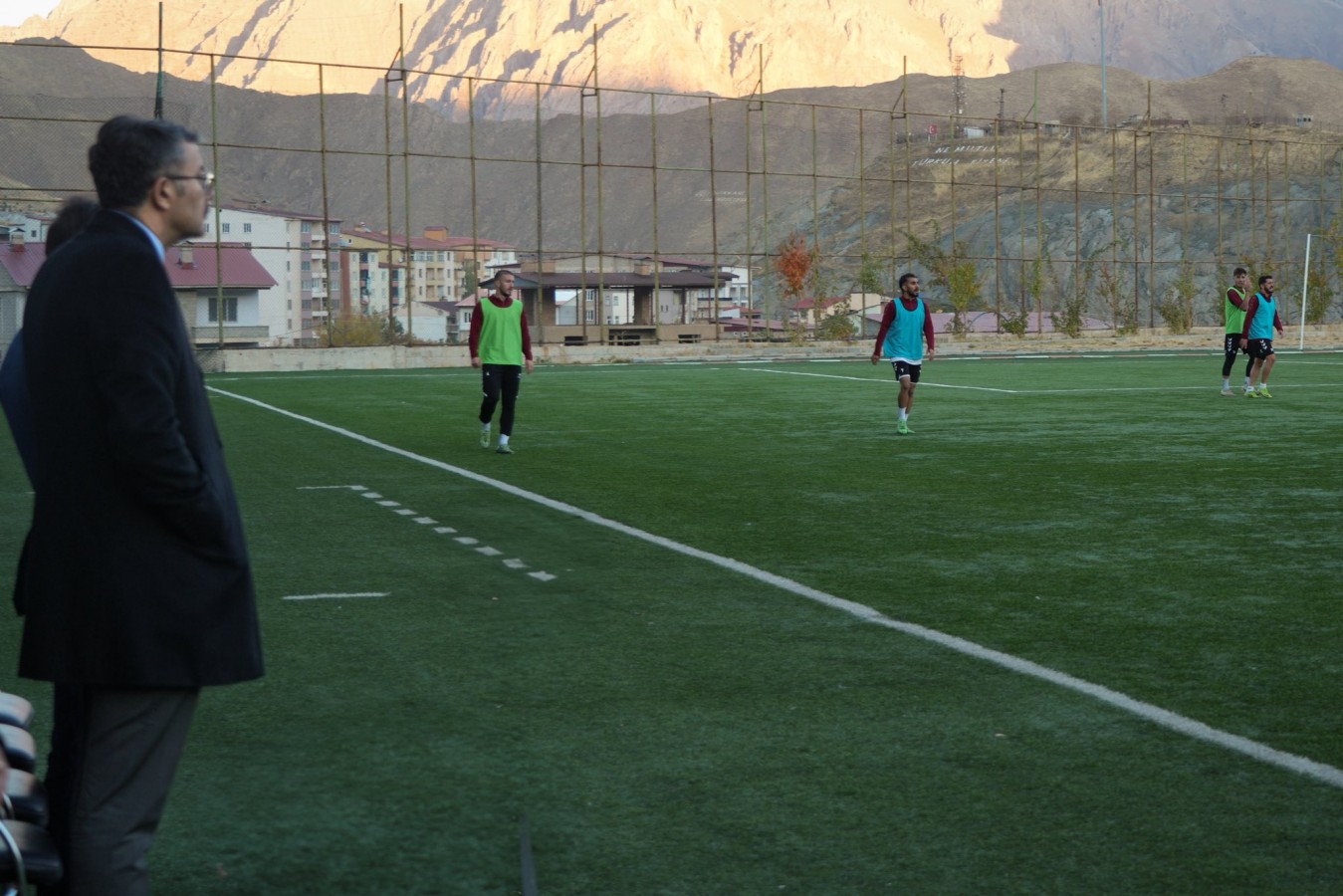 ''Futbol; kardeşliği, dostluğu ve dayanışmayı pekiştiren bir spor'';