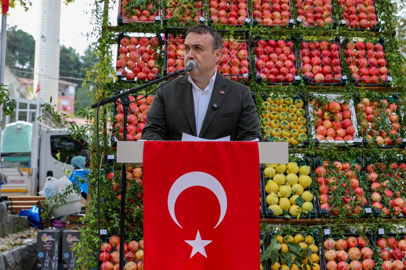 Bilecik İnhisar Nar Festivali renkli görüntülerle gerçekleştirildi