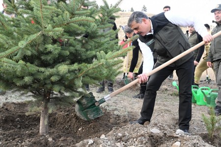 ''Bugün diktiğimiz fidanlar, gelecek nesillere nefes olacak''