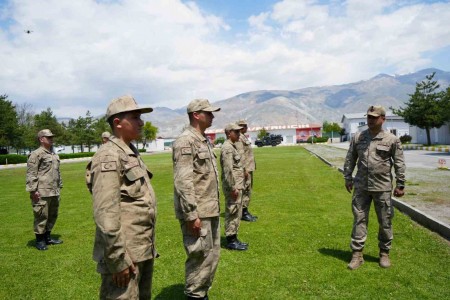 Vali Aydoğdu talimat verdi, Buğra çakı gibi asker oldu