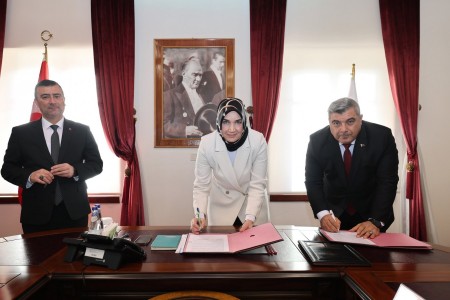 Vali Yiğitbaşı, 300 kişilik istihdam protokolü imzaladı